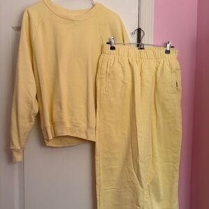 DONT BUY gap sweatsuit